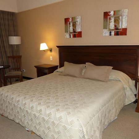 Howard Johnson By Wyndham Resort Pilar Pilar  Extérieur photo