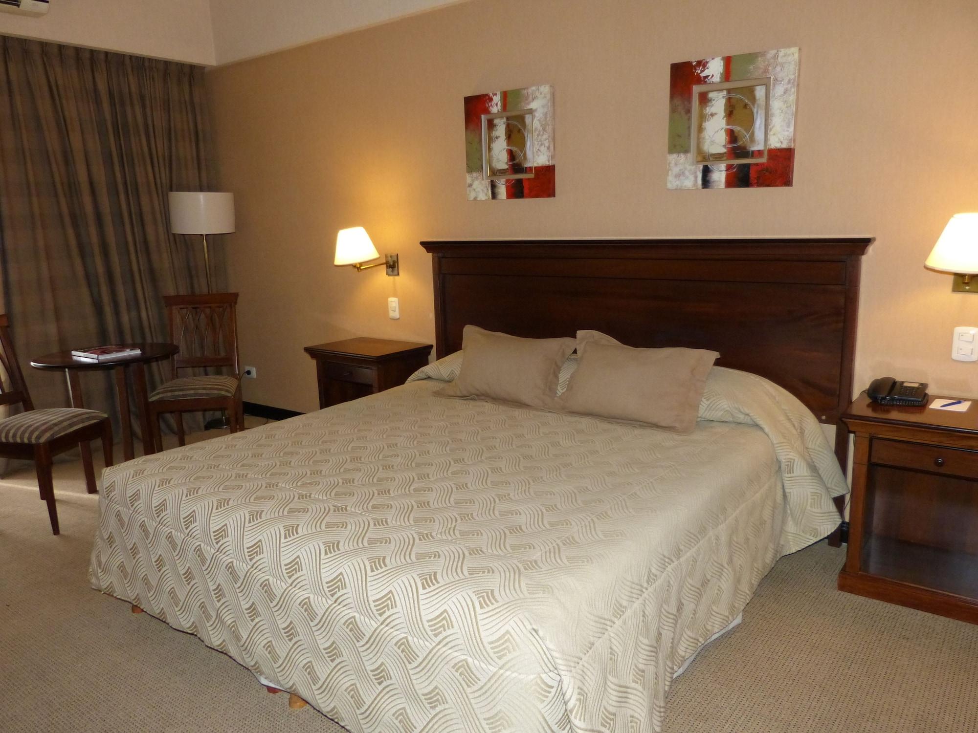 Howard Johnson By Wyndham Resort Pilar Pilar  Extérieur photo